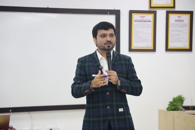 How to Earn Respect and Support in the Workplace |Avinash Chate