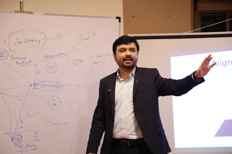 93% Communication is NON-VERBAL | 7-38-55 Rule Explained | Body Language Masterclass