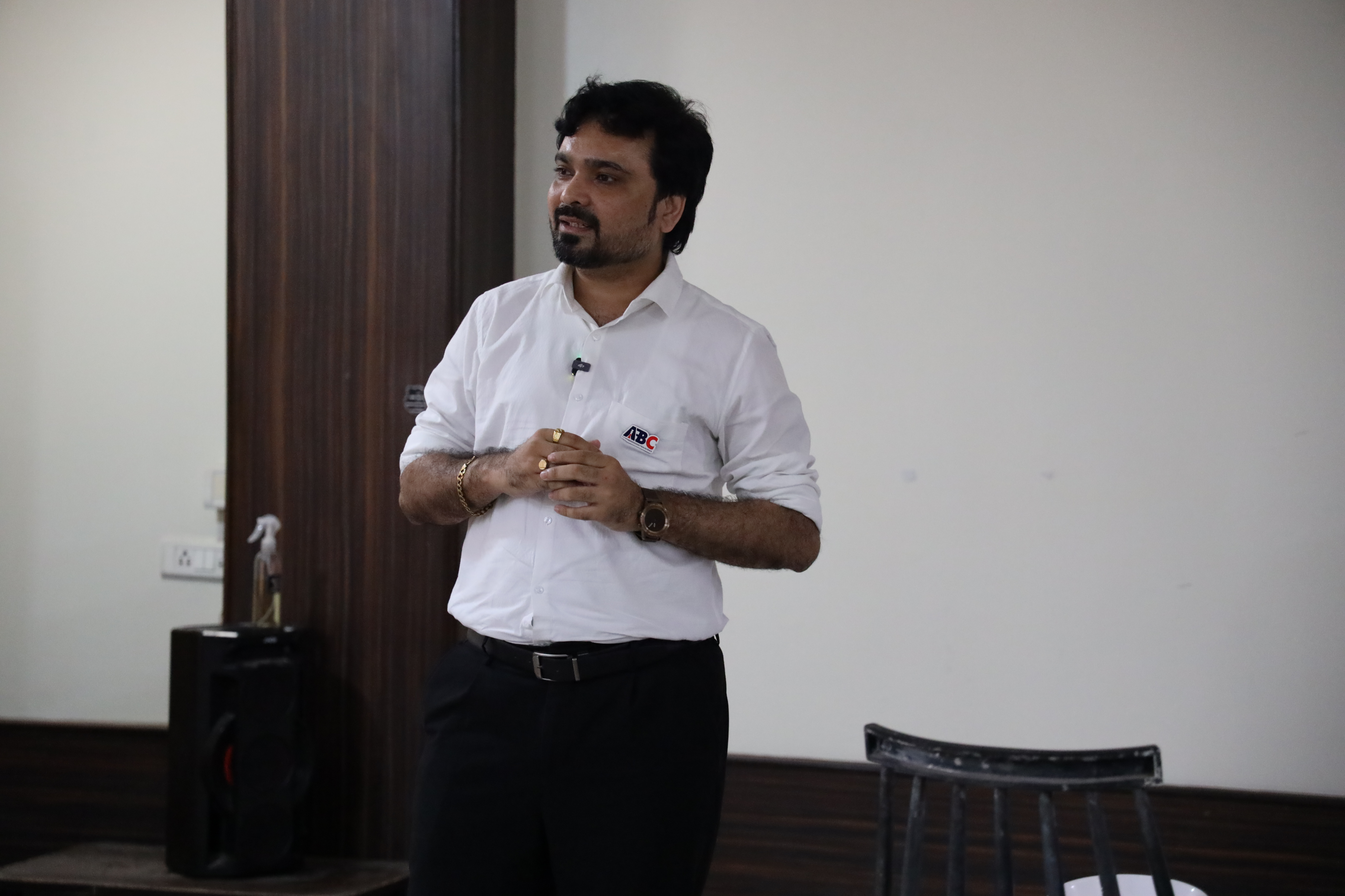 ₹170 Crore Mindset: Mr. Gandhi's Advice for Small Entrepreneurs India