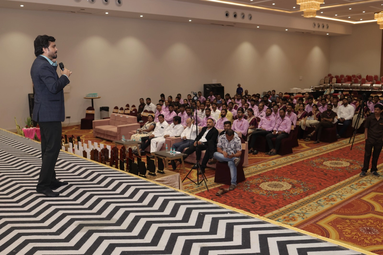 Pessimistic vs Optimistic Leader: Stop Generalizing Indian Teams 2026