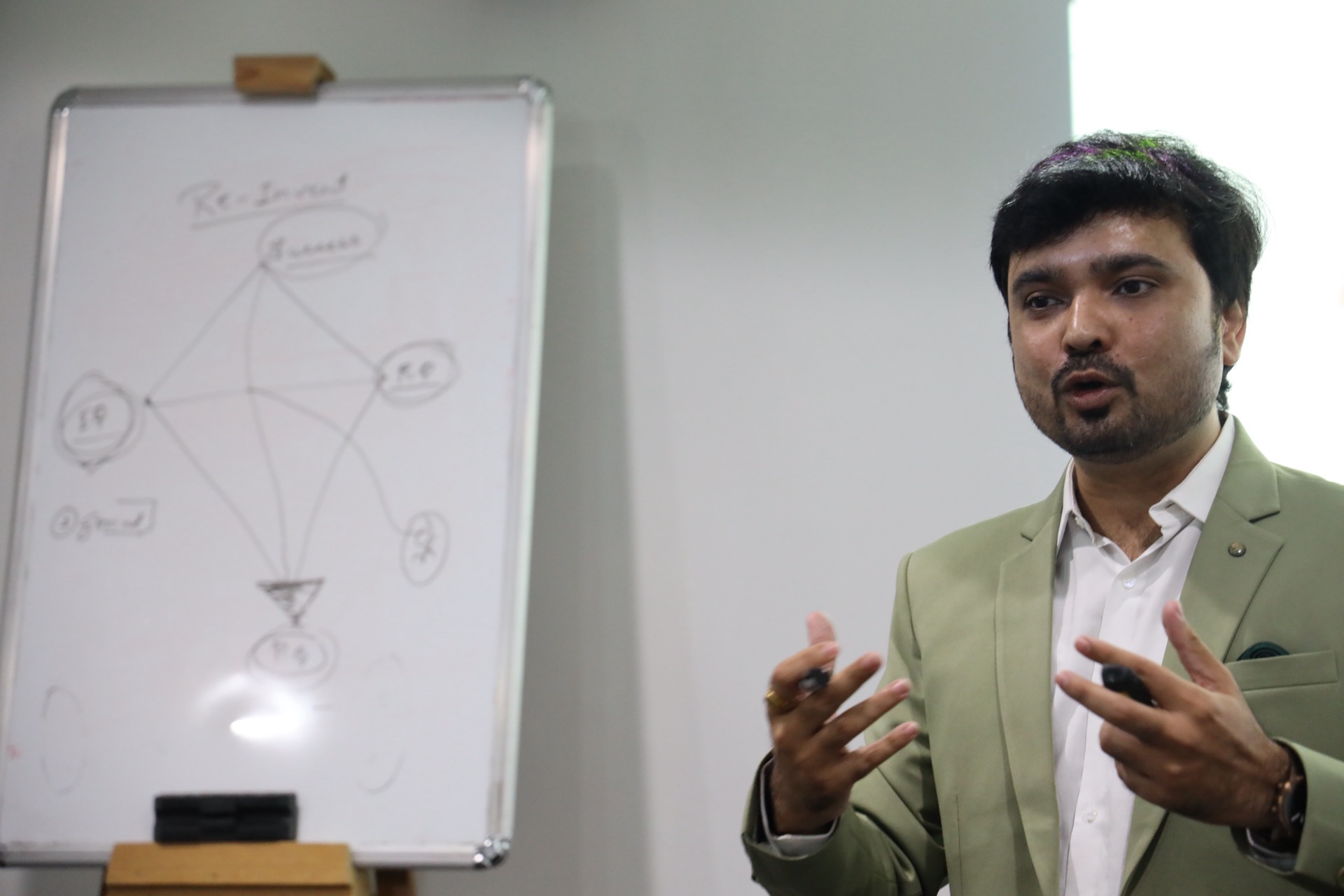 AI Training for HR Teams in Navi Mumbai: Calendars to Joining Kits