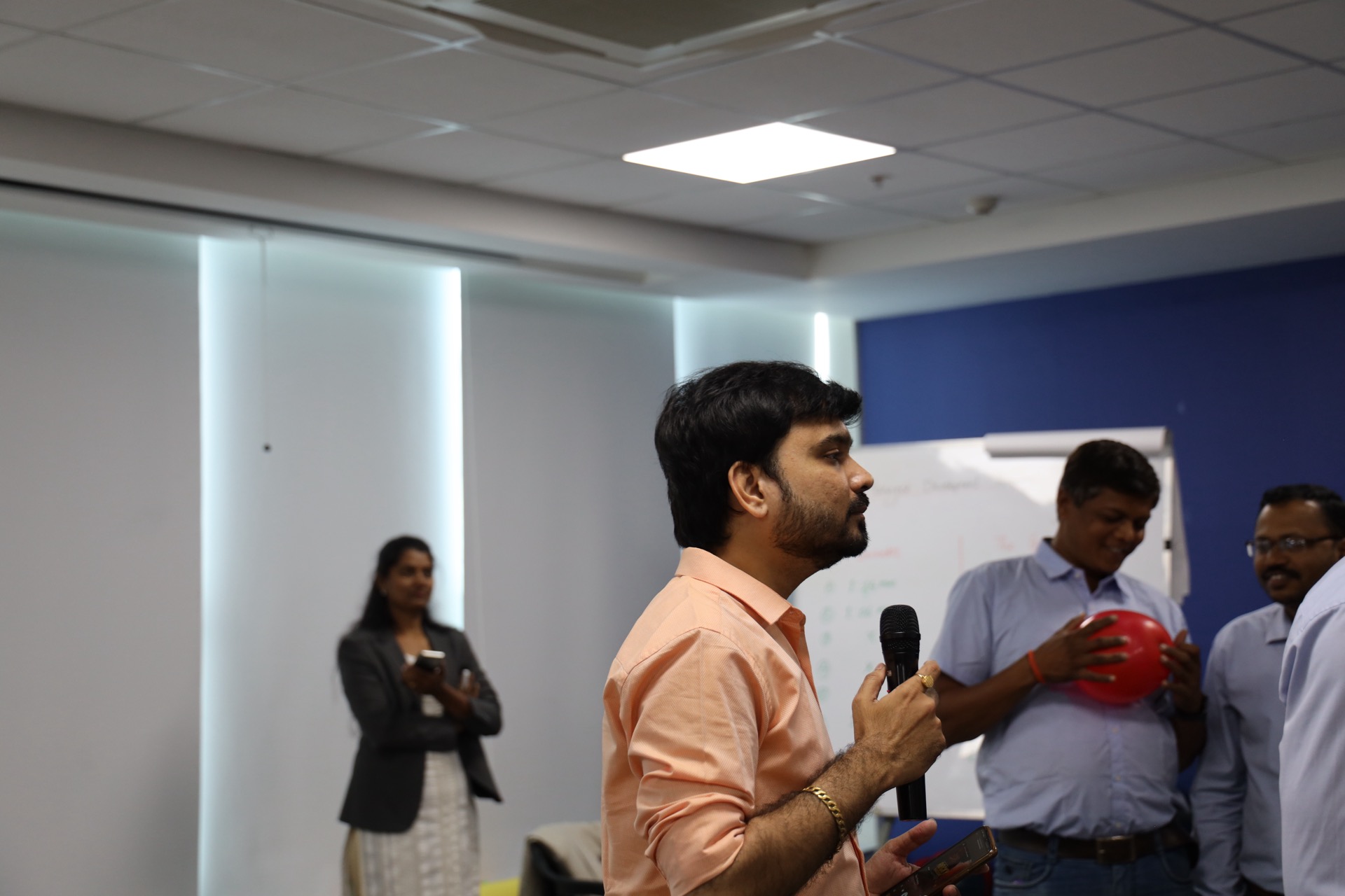 Employee A vs Employee B – Confidence Gap